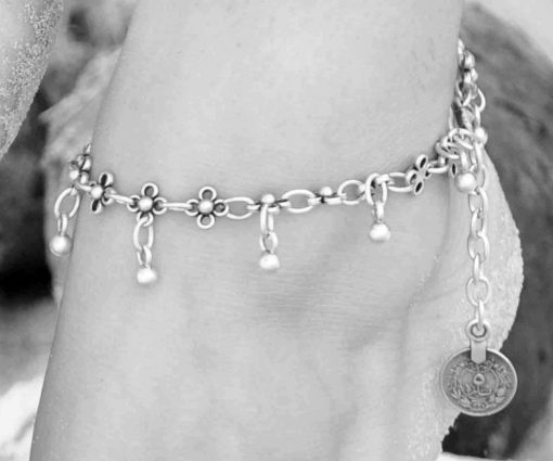 Small ball anklet