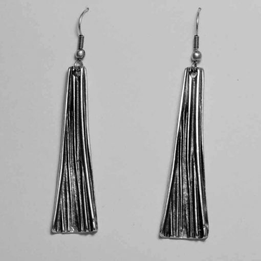 Hanging triangle earrings