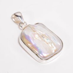 Baroque pearl gemstone pendant.